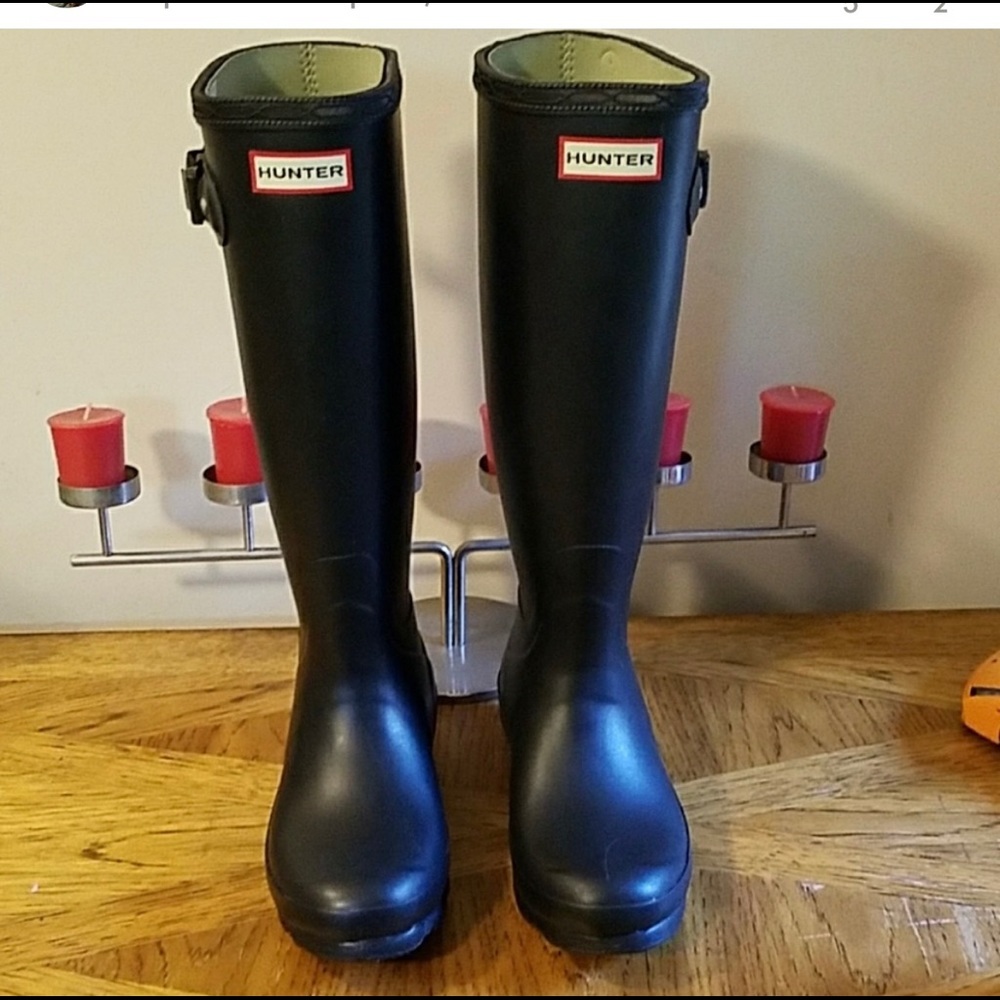 Hunter rain boots-black